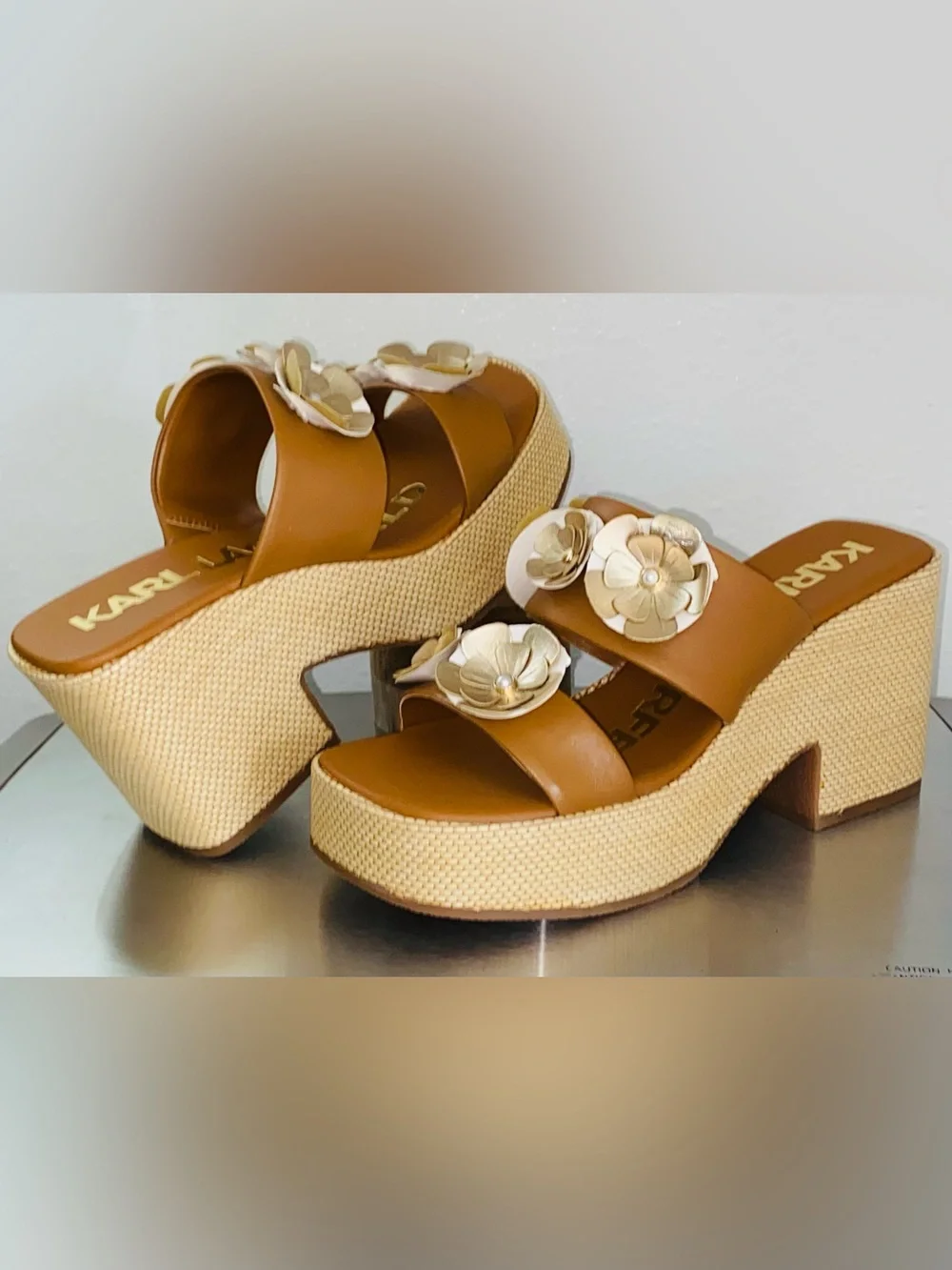 KARL LAGERFELD LEATHER AND RAFFIA PLATFORM SANDALS WITH GOLD METALLIC FLOWERS